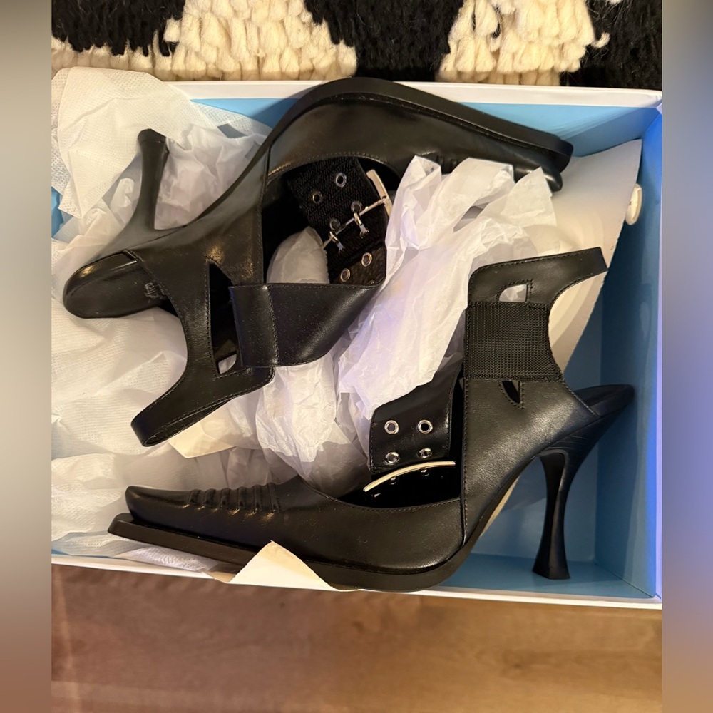 Presley Pointed Heels - Picture 4 of 9